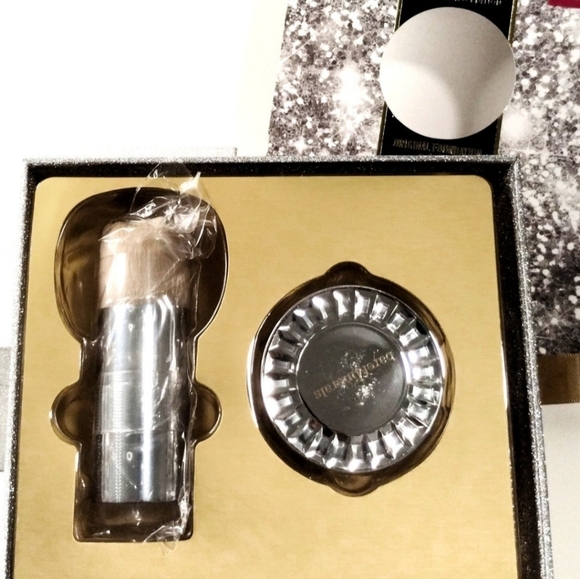 Bare Minerals 20th Anniversary Full Size Foundation & Brush Set LIGHT discontinu - Picture 3 of 5